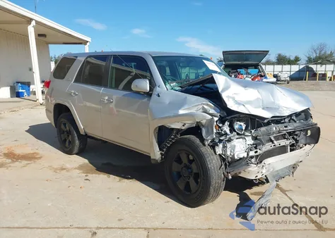 2011 Toyota 4Runner Sr5 V6 z USA, uszkodzony, nr VIN JTEZU5JR4B5019111